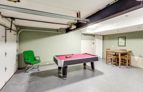 Bring the Family! Suburban Home with Yard in Omaha - Foto 25