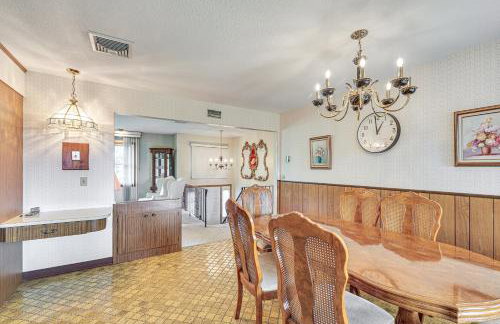 Watertown Home with Yard 1 Mi to Echo Lake Park! - Foto 7