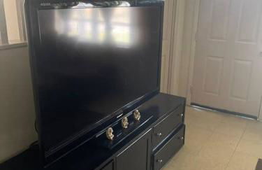 Beautiful Spacious 3 BR brick home for the family - Photo 8