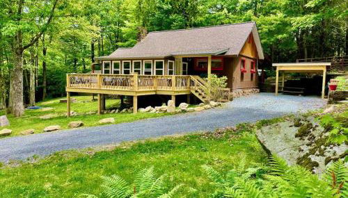 Linville Gorge Cottage with Hot Tub - Photo 3