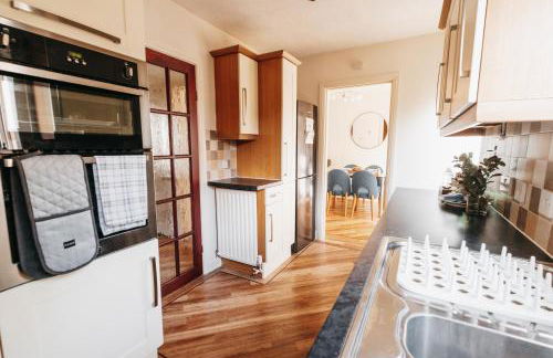 Booker Avenue House - 4 bedroom house with garden and parking - Foto 12