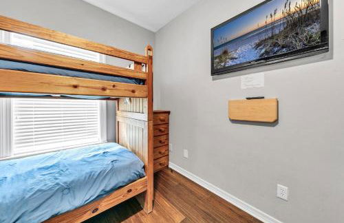 The Spyglass a 5 bed 3 bath house that sleeps 14 and just 67 steps from the beach - Foto 78