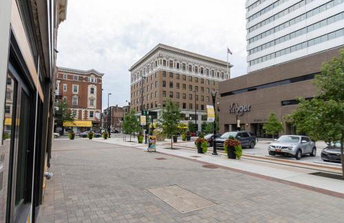 Spacious 2 bed 2 bath Downtown OTR condo minutes walk to the Reds Bengals stadium & more! - Foto 30