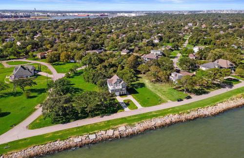 Stunning bayfront home with spacious deck and incredible Galveston Bay views - Foto 59