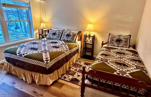 Lakefront Oak Cottage Hot Tub & Fire Pit - Foto 15