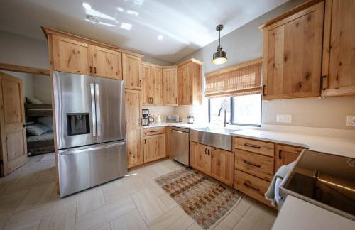 455 Front St - Photo 2