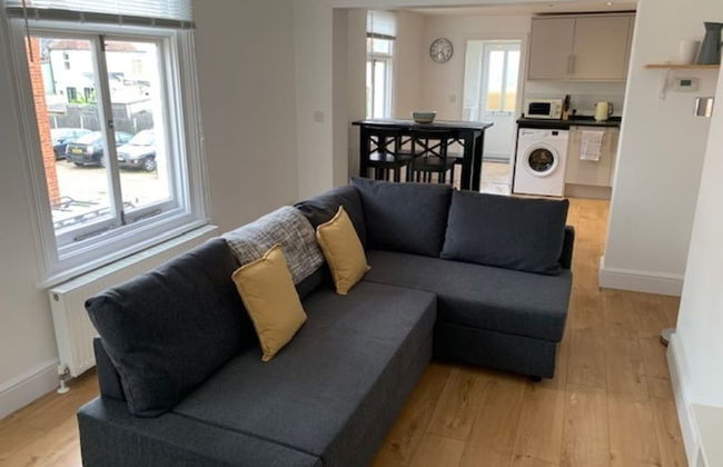 One Bedroom Flat, Sleeps 4, Balcony & Free Parking - Foto 16