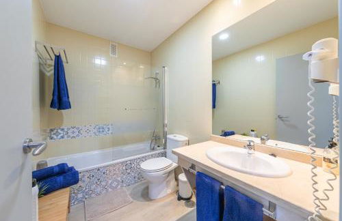 Apartment with free parking and pool - Foto 17