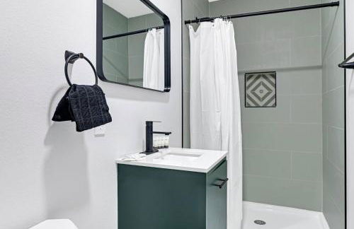 Updated 5BR Baytown Home | Sleeps 12 |Patio&Grill - Foto 25