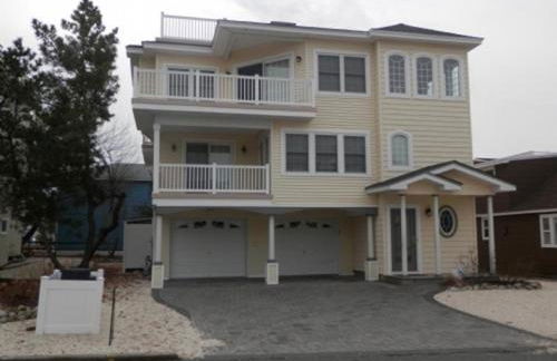 Wifi, Decks, Rooftop Deck, Beach Badges, Beach Chairs, Ocean Side Reverse Living Home Only Third 3Rd From The Beach Brant Beach, 12578 - Foto 32