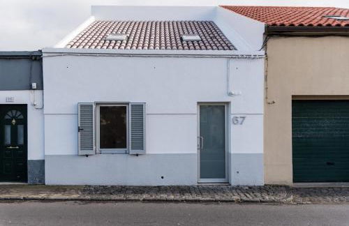 Islet House - Photo 20