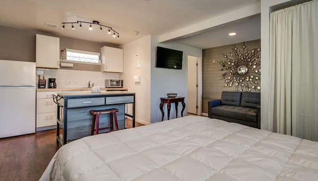 Charming Mid Town Guest House W/private Patio! - Foto 2, Quarto