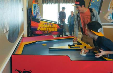 Lakefront Mansion on 10 Acres - Sleeps 15-45 - Foto 60