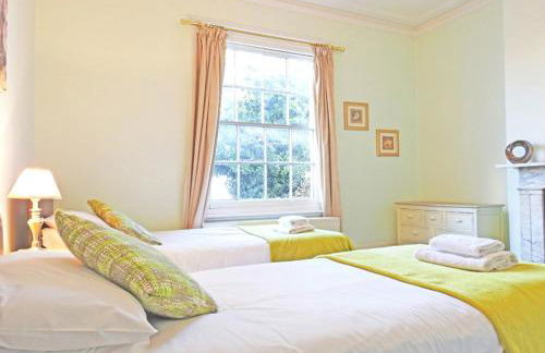 Bury Villa - 7 bedrooms sleeping 18 guests - Photo 9