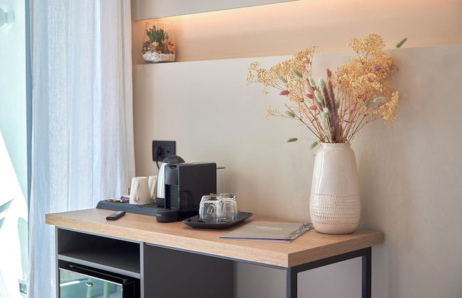 White Coast - Photo 15