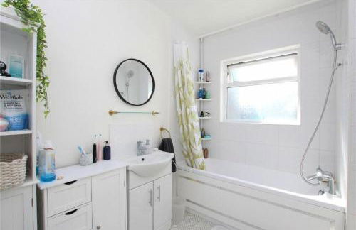 Seaside House Lancing with Parking - Foto 12