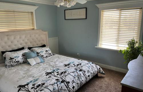 Peaceful & Cozy 3 bedroom Ranch-Home w/Fireplace - Foto 15