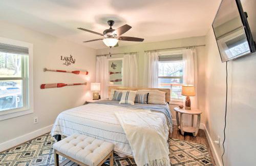 Townville Lake House with Private Dock, Kayaks! - Foto 13