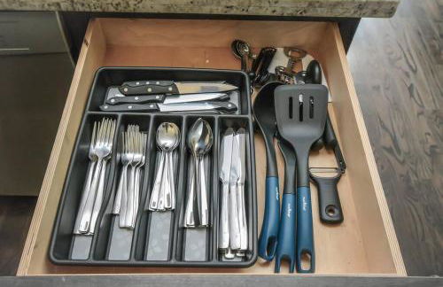 Skyline Views - Sleeps 10 Home Near Downtown - Photo 44