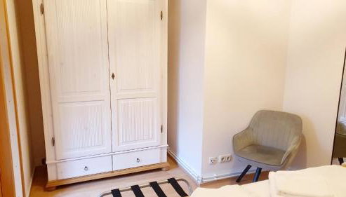 Moderne Ferienwohnung mit Terrasse & viel Platz nahe Fürst-Pückler-Park - Foto 3, wardrobe