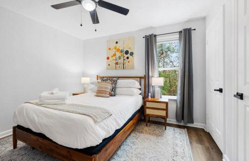 Stylish 2BR Urban Stay Near CAE Pet Friendly - Photo 17