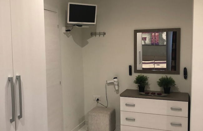 "1. Sea View Luxury 2 Bed Penthouse Close to Beach!" - Photo 26