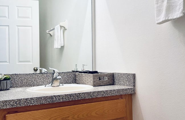 Lakeside Community, Pools, and More! - Photo 5