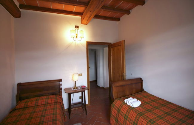 Farmhouse in Poppi With Pool & Valley Views - Foto 3