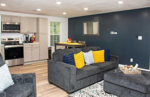 Home with Hot Tub, Playset and Grills in Clarksville! - Foto 3