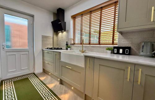 Modern 3 Bedroom Bungalow, EV Friendly, Parking Included - Foto 45