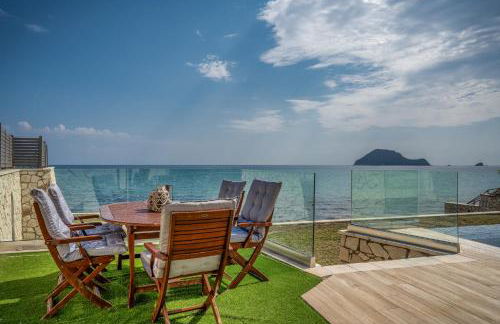 Violet Beach Front Private Villa - Foto 36