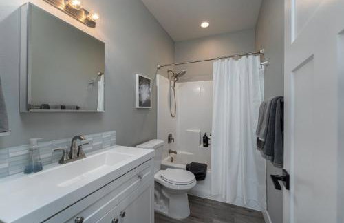 River & Garden View Suite of Kalama Oaks Lodge - Photo 29