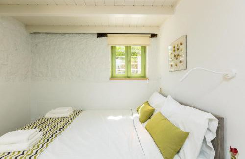 Nature Retreat Green Oasis Villa with Private Pool & Rooftop Hot Tub - Foto 34