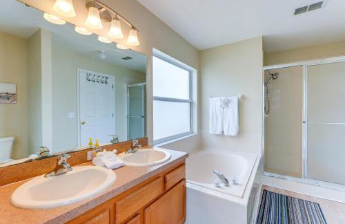 Family Home with Pool Visit Disney and Orlando Parks! - Foto 13