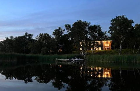 Designer Lake Cabin- HotTub, Sauna & Massage Chair - Foto 44