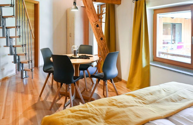 Loft-like Apartment With Swimming Pond - Photo 14