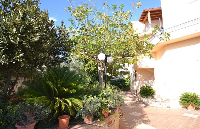 Lush Holiday Home in Sciacca near Golf Course - Photo 13