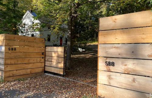 Modern Cottage Perfect for Glamping in New York State - Foto 19