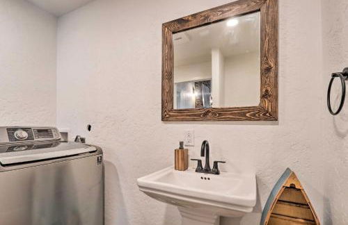 Spacious Sun-Up Bay Cabin, 20 Min to Downtown CDA! - Foto 19