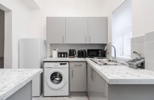 Modern 3-Bedroom Home in-Steps from Crown Point - Foto 42