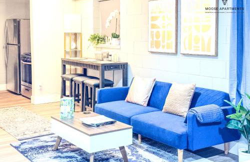 The Moose #12 - Brand New Modern Luxe Loft with Free Parking, King Bed & Fast WiFi - Foto 1