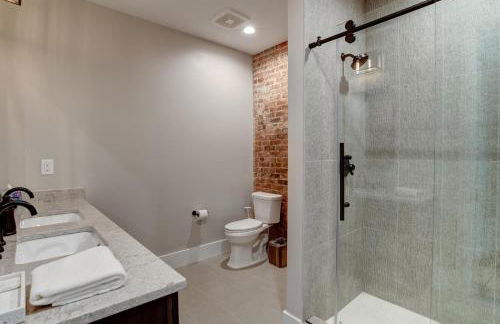 Large 3 bedroom 3 and a half Bath Downtown Condo - Foto 10
