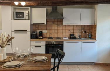 La Maison des Potiers avec Terrasse et Parking - Foto 8