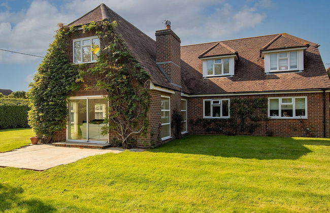 Secluded Rural Retreat Close to Beach - Sleeps 12 - Foto 1