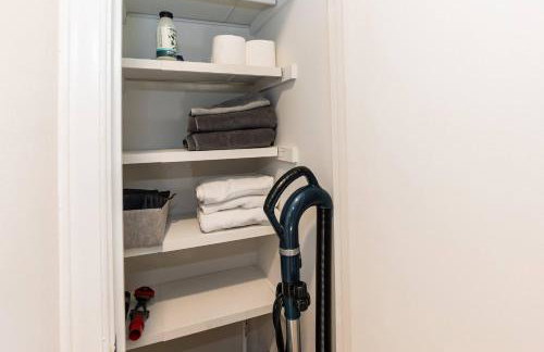 Private, Updated Townhouse in DT Apex - Foto 22