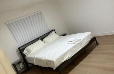 4 bedroom Luxuriously Furnished Modern Mansion With Pool, Spa, and Patio - Foto 4