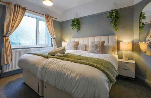 Orchard Bungalow - Sleeps 10 - Close to Town Centre - Free Parking, Pool Table, Fast Wi-Fi and Smart TV with Netflix by Yoko Property - Foto 21