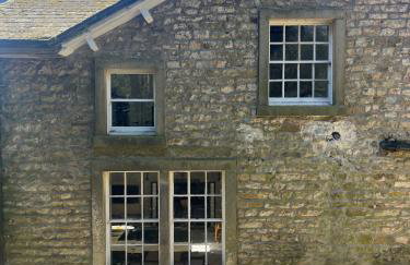 Sherlock Holmes Historic House - Photo 16