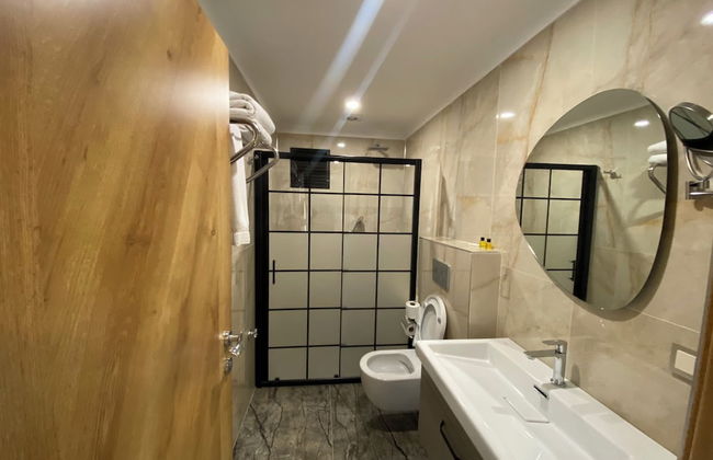 Rena Grand Residence & Suite - Photo 24