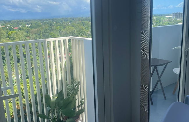 Mesavirre Bacolod | Elegantly Furnished 1BDM w/Balcony @ LOPEZ LUX. - Foto 33